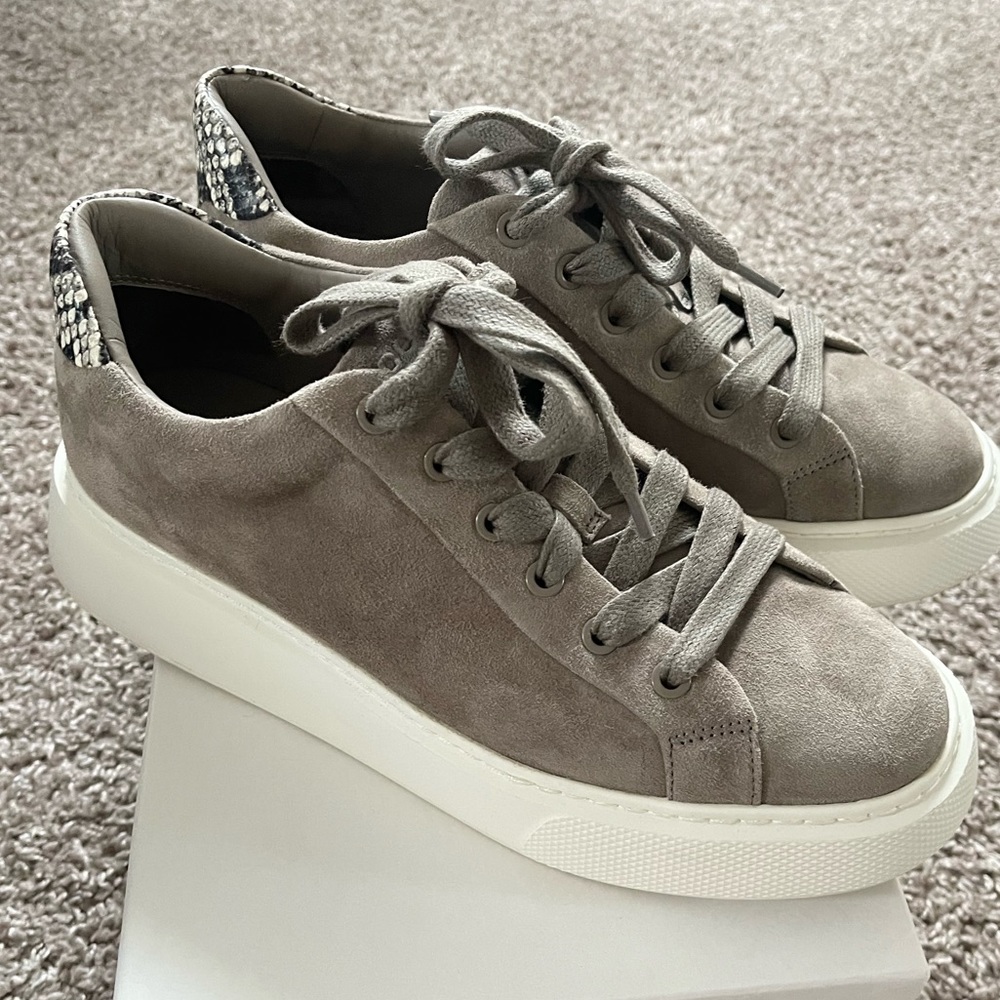 Vince, size 9